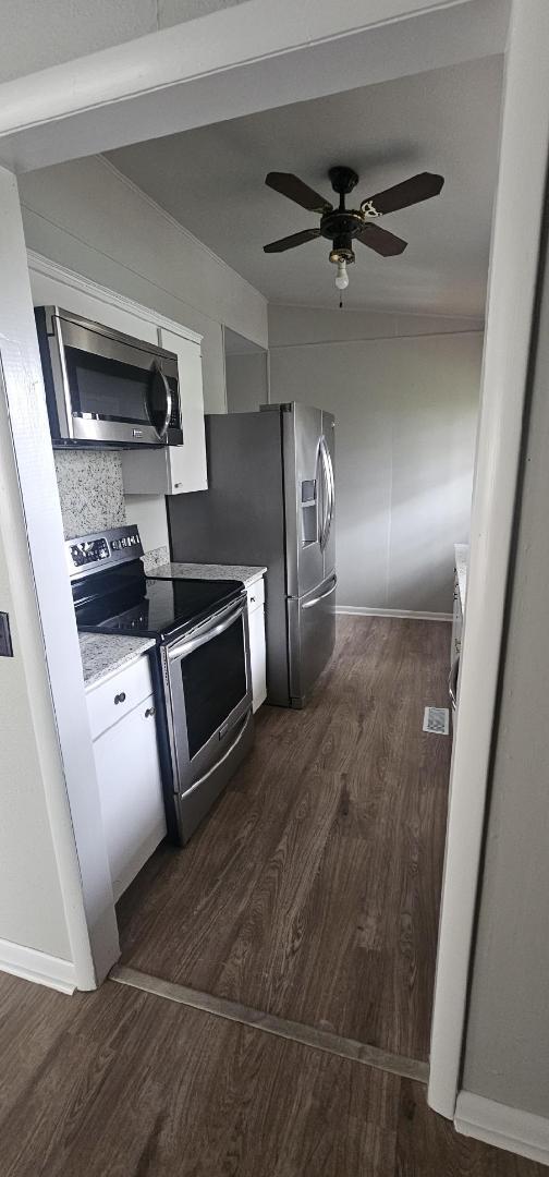 Building Photo - 2 Hope Dr