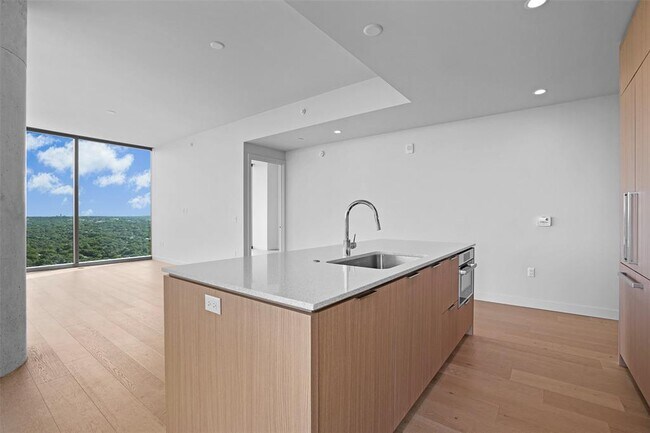 Building Photo - 44 East Ave