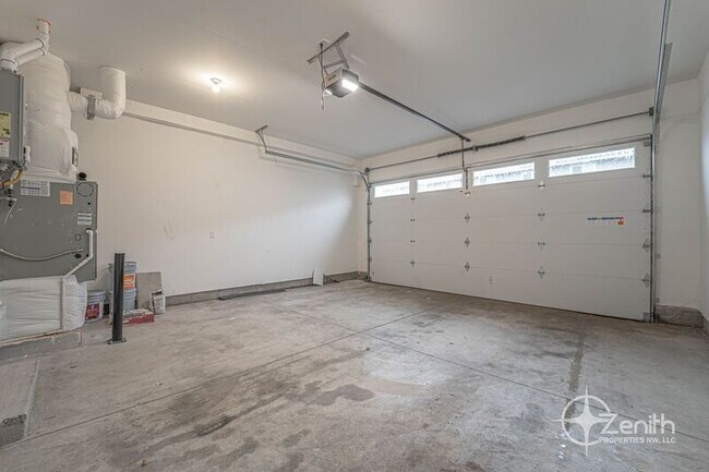 Building Photo - 10004 NE 134th Ave