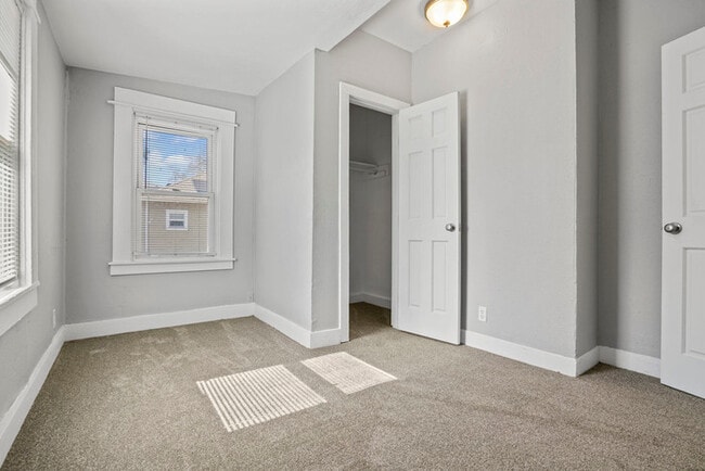 Building Photo - Charming 3 Bedroom Home Near Broadway | Spacious Layout | Prime Sacramento Location