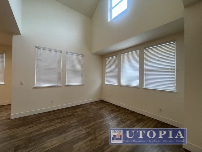 Building Photo - 105 Jacobs Ln