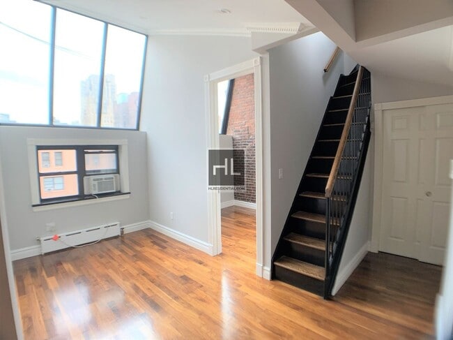 Building Photo - 232 W 14th St