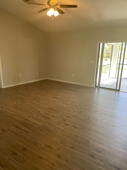 Building Photo - 1055 Bismarck Rd