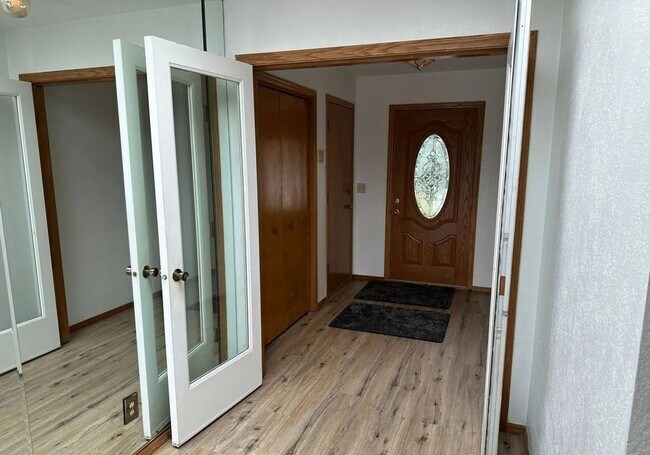 Building Photo - 2 Bed / 2 Bath Home with Lake Views Clubhouse – Hayden Lake