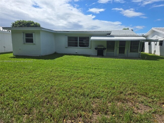 Building Photo - 600 SW 8th Pl