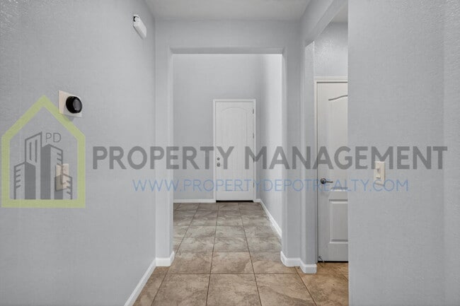 Building Photo - Spacious Elegance Awaits: 4-Bedroom Home with Hardwood Floors in Elk Grove!