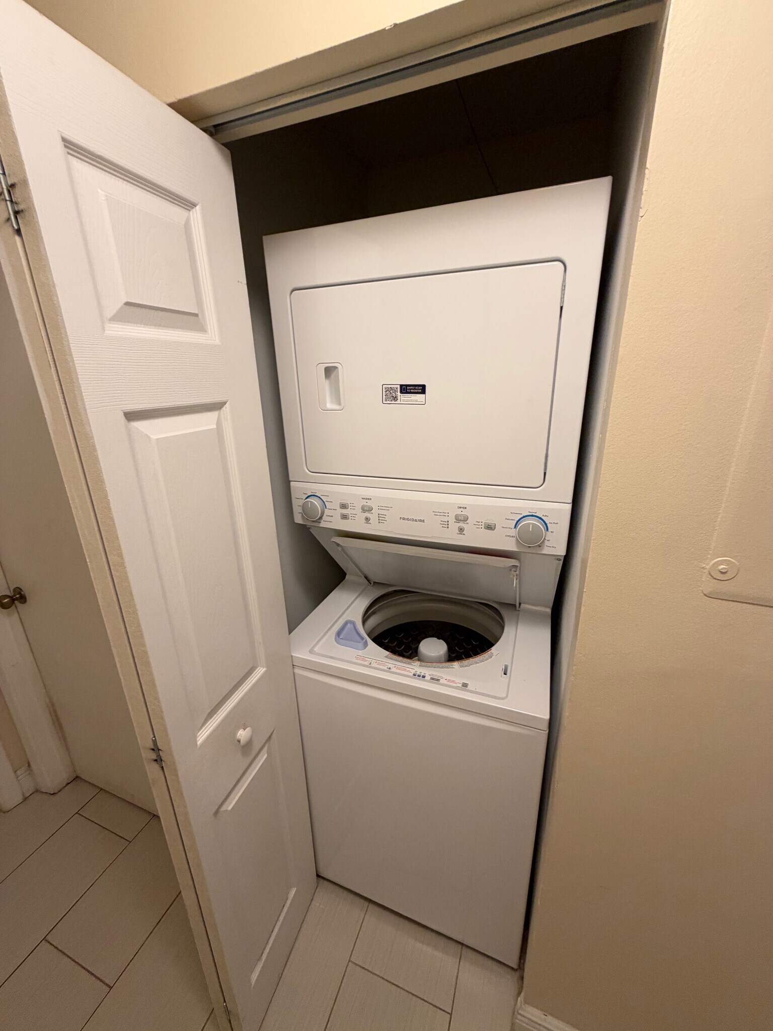 in unit washer/dryer - 8455 Shadow Ct