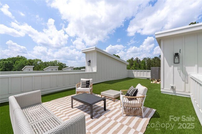 Building Photo - 3427 Holabird Ln