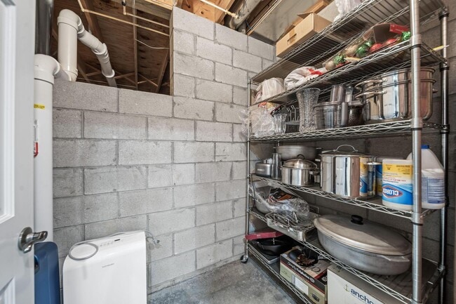 Building Photo - 4939 Stonehaven Dr