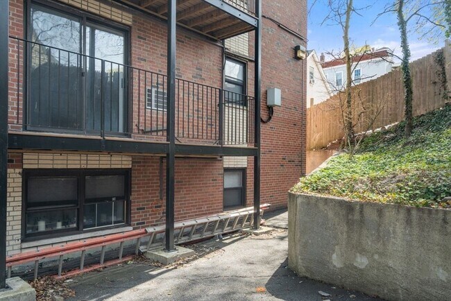 Building Photo - 22 Branchfield St