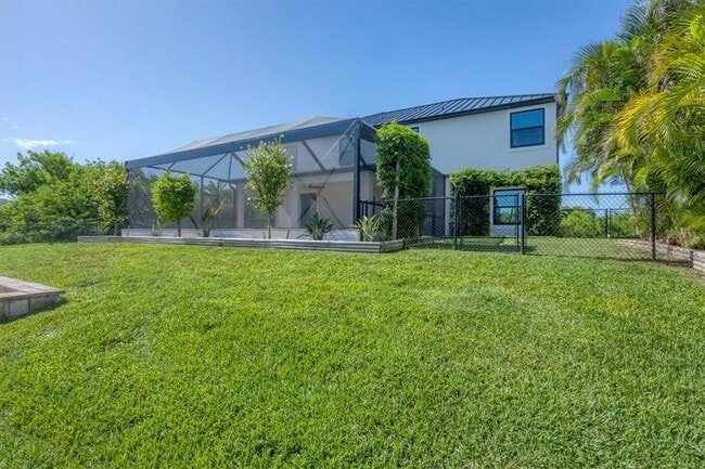 Building Photo - 15530 Aqua Cir