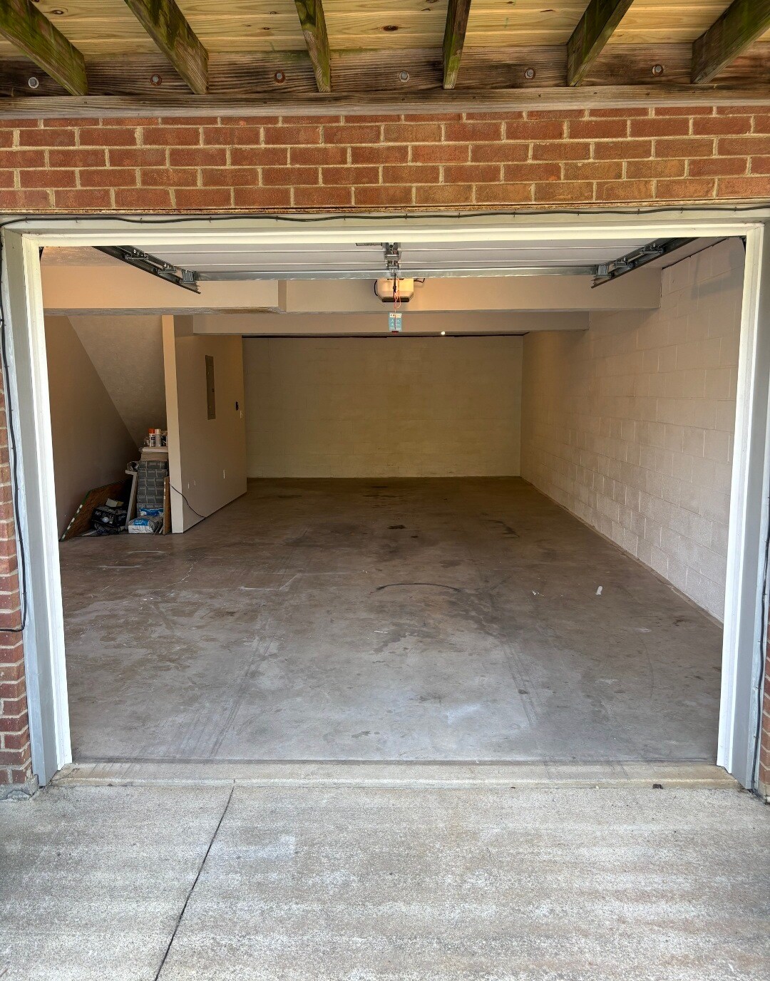 Building Photo - 542 Reynolds Dr