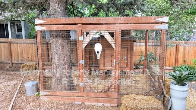 Building Photo - 202 Cheyenne Blvd