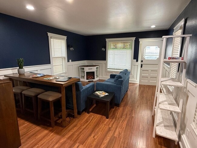 Building Photo - 328 Franklin St