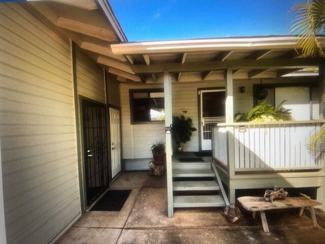 Building Photo - 13 Waikalani Pl