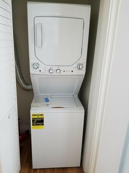 Building Photo - 34 Morris St