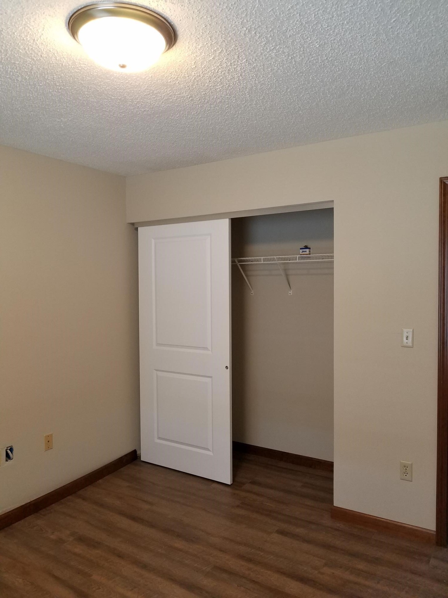 Building Photo - 9 Cherry Tree Ln