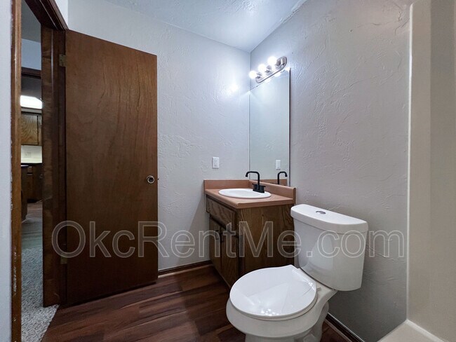 Building Photo - 6801 Chisholm Ct
