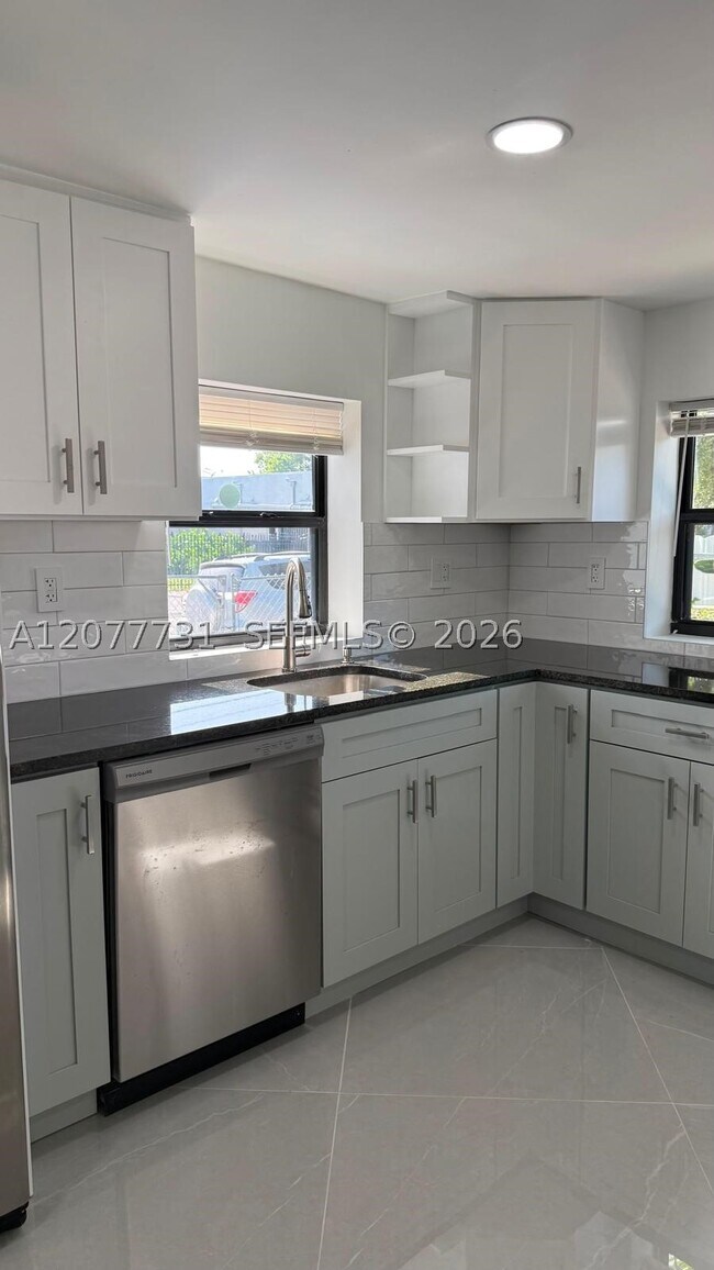 Building Photo - 305 NE 58th St