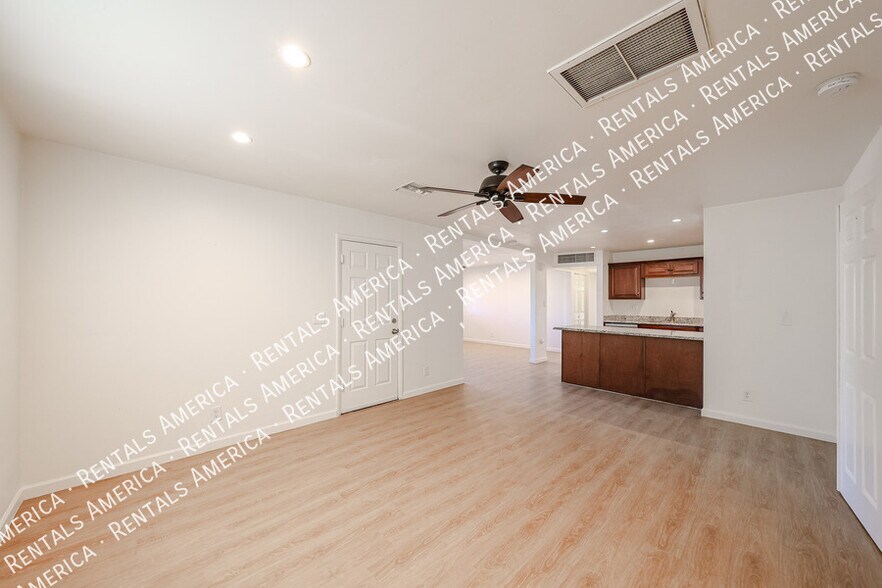 Building Photo - 601 N 73rd Pl