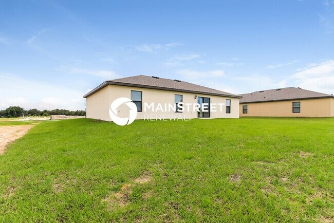 Building Photo - 4 Bedroom Pet-Friendly Home in Leesburg, FL with Main Street Renewal