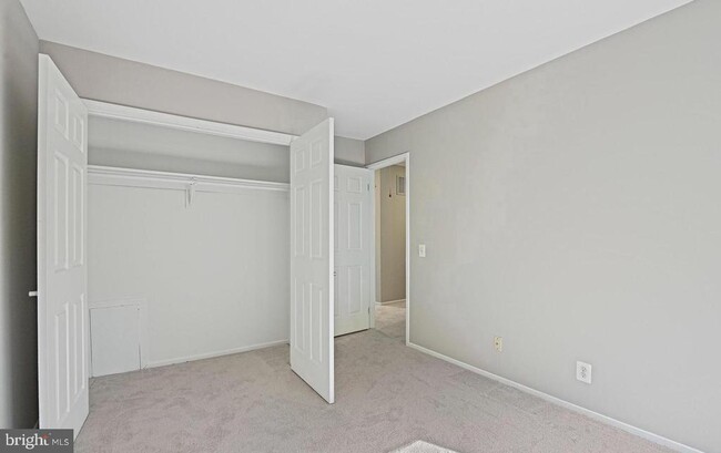 Building Photo - 2691 Glengyle Dr