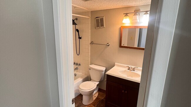 Building Photo - Spacious 2-Bedroom Home in Memphis - Comfort & Convenience!