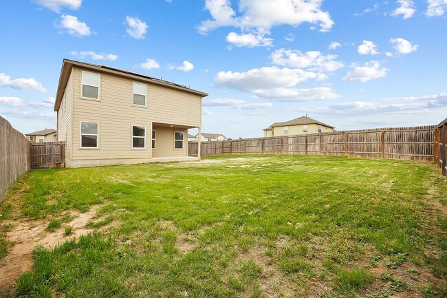 Building Photo - 4 Bedroom/3 Bath Redbird Ranch Subdivision
