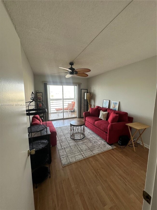 Building Photo - 3043 Exeter