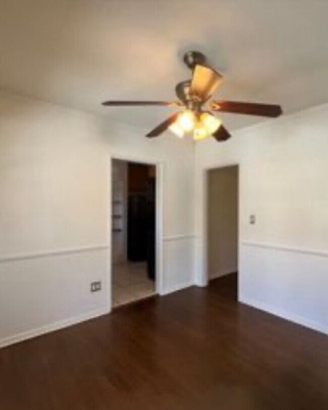 Building Photo - 1171 Huntington Dr