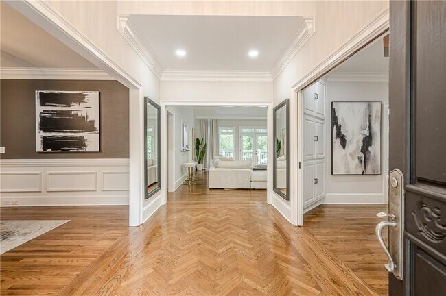 Building Photo - 700 S Brighton Ct