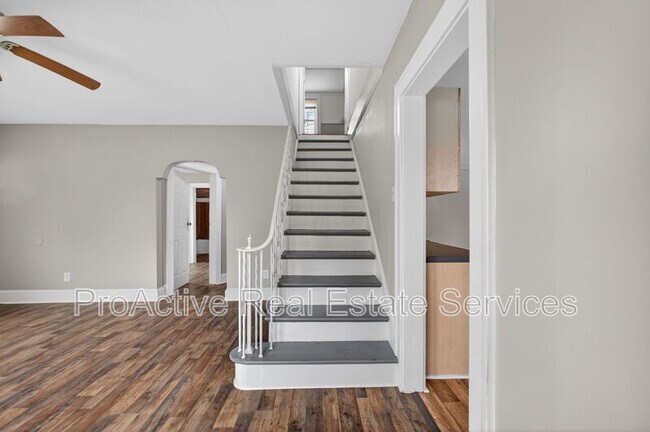 Building Photo - 108 Wright Ave