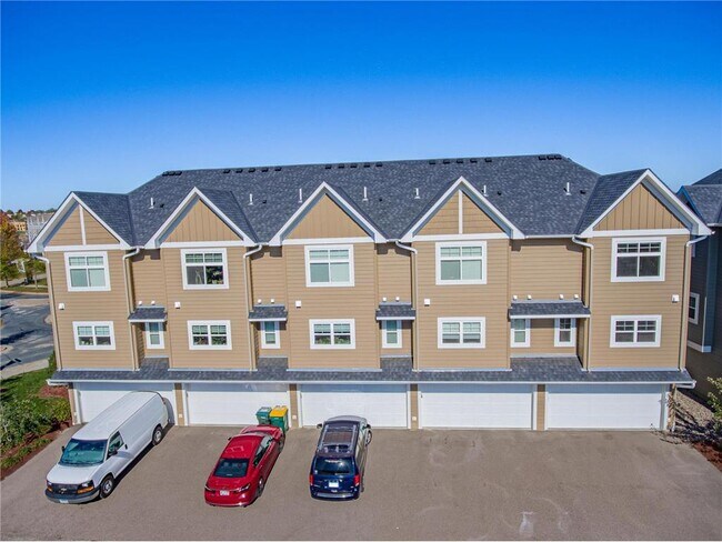 Building Photo - 2980 Clover Ridge Dr