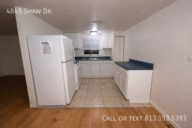 Building Photo - 4845 Shaw Dr