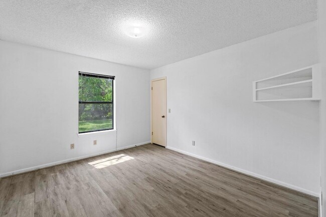 Building Photo - 12203 Conrad Rd