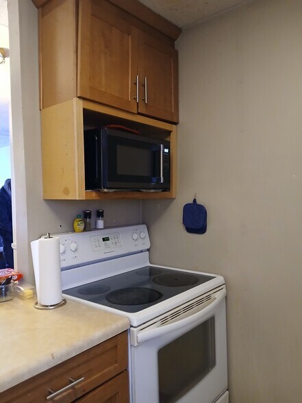 Building Photo - 1733 Maricopa Dr