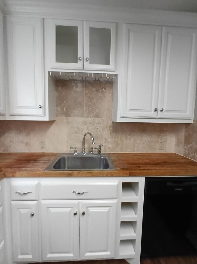 Building Photo - Tinker Close! FIRST FULL MONTH $500.00 OFF!