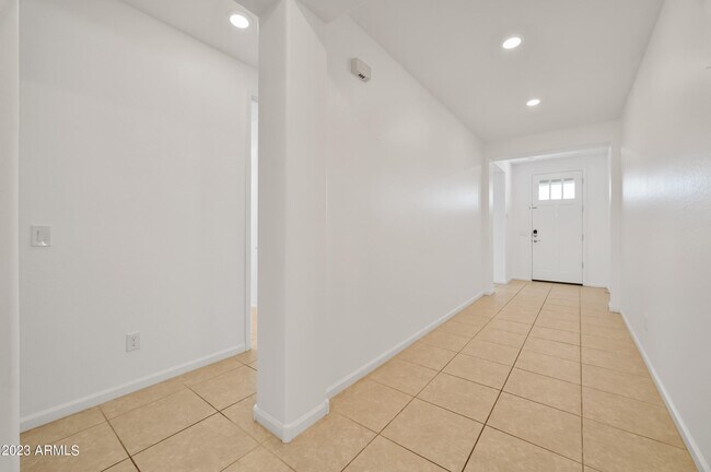 Building Photo - 20819 N 40th Dr