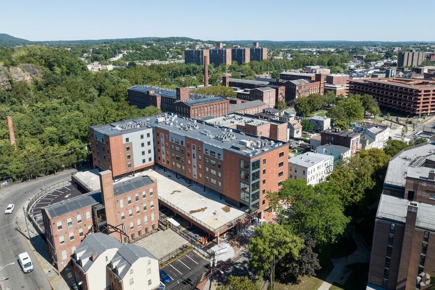 Exterior Building - Mill Street Square