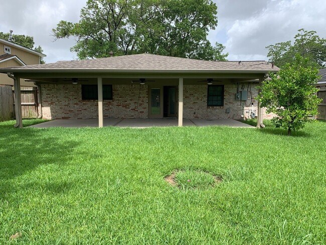 Building Photo - 618 Overbluff St