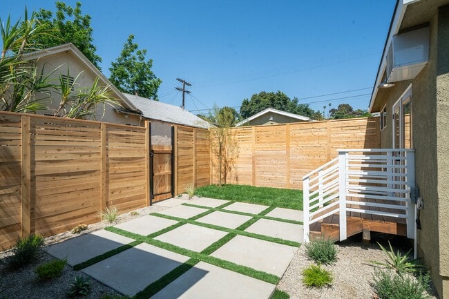 Building Photo - 2320 Alta St