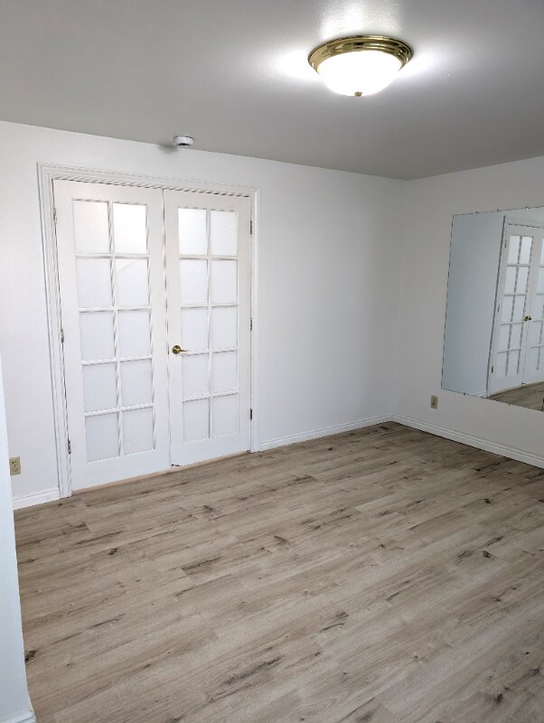 Building Photo - 1643 Willowbrook Dr