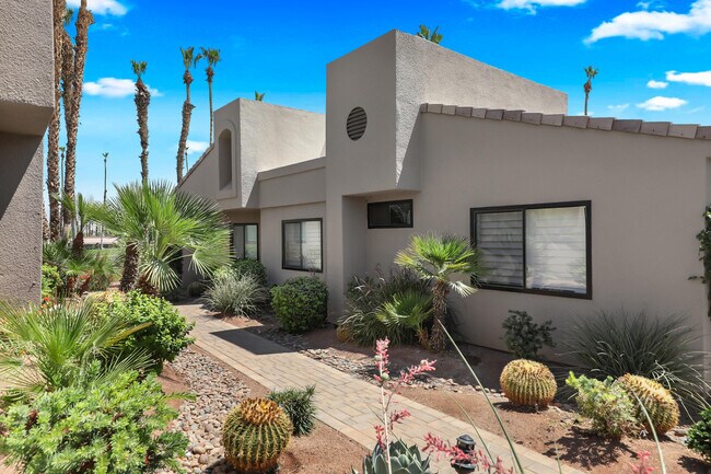 Building Photo - 76570 Hollyhock Dr