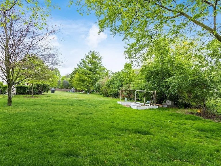 Building Photo - 7218 Innisfree Ln