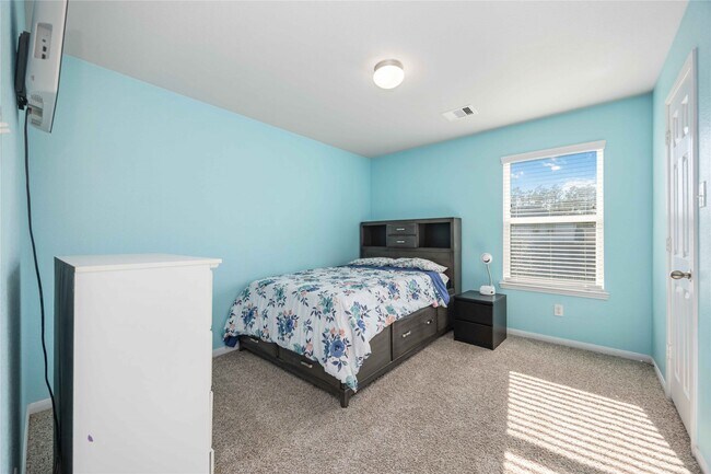 Building Photo - 2214 Yellow Fern Path