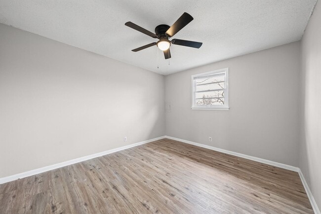 Building Photo - 111 Tandy Dr