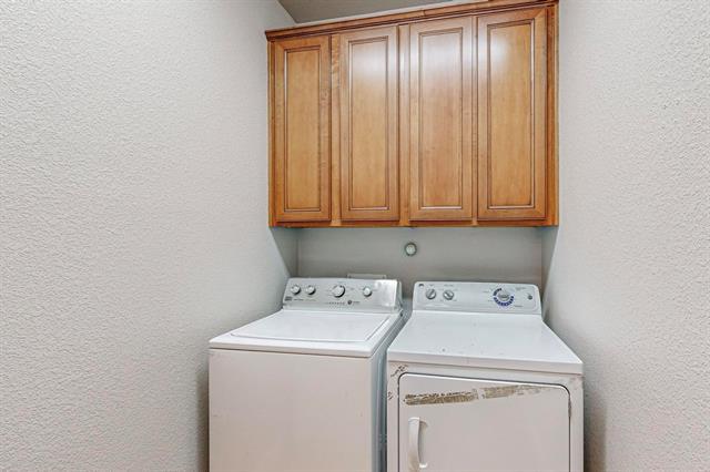 Building Photo - 2108 Harris Pl