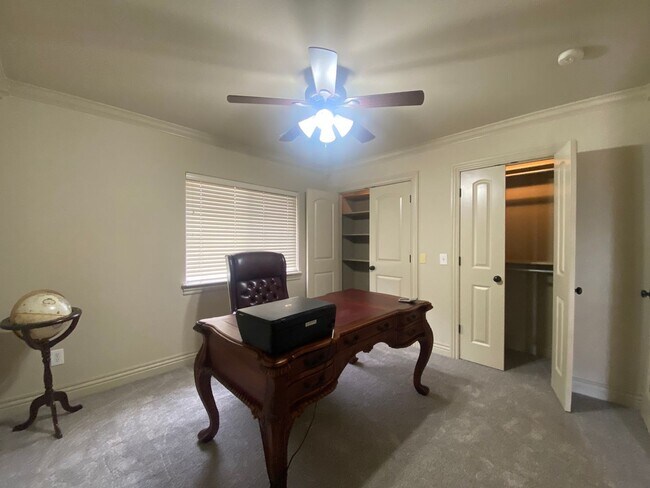 Building Photo - Broken Arrow Schools-Gated Community!