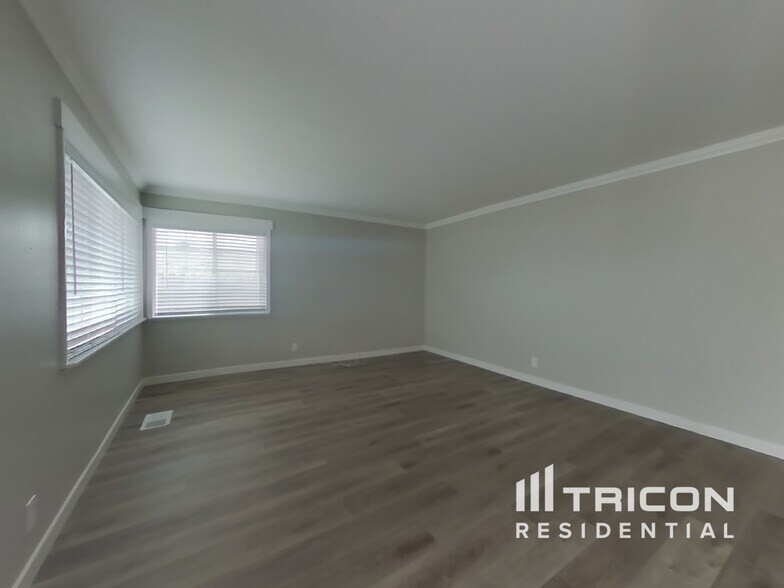 Building Photo - 121 Hodges St