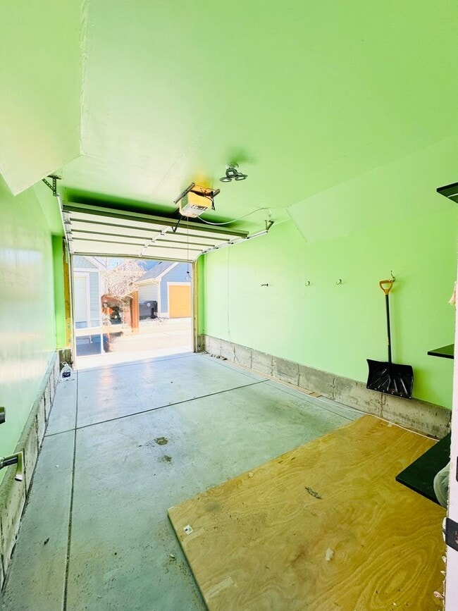 Building Photo - Charming 2 Bed, 2.5 Bath house located off of 119 and 287. Across from Longmont Rec Center and St...